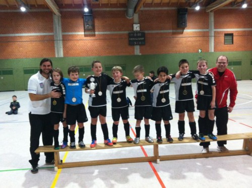Auch F-Junioren gewinnen Turnier in Schauenburg