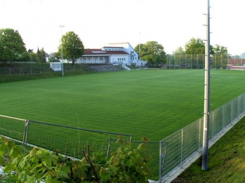 Der Ball rollt wieder