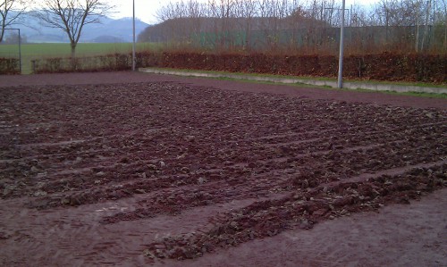 Achtung!! Kleiner Hartplatz gesperrt!!
