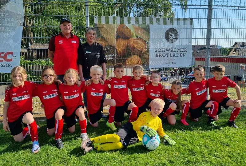 Schwälmer Brotladen unterstützt Hertingshäuser Fussball dauerhaft