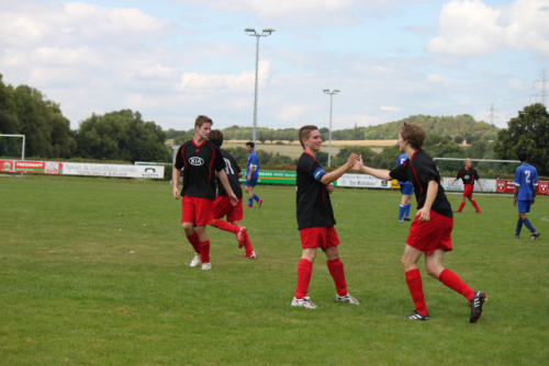1. Mannschaft unterliegt, Reserve punktet