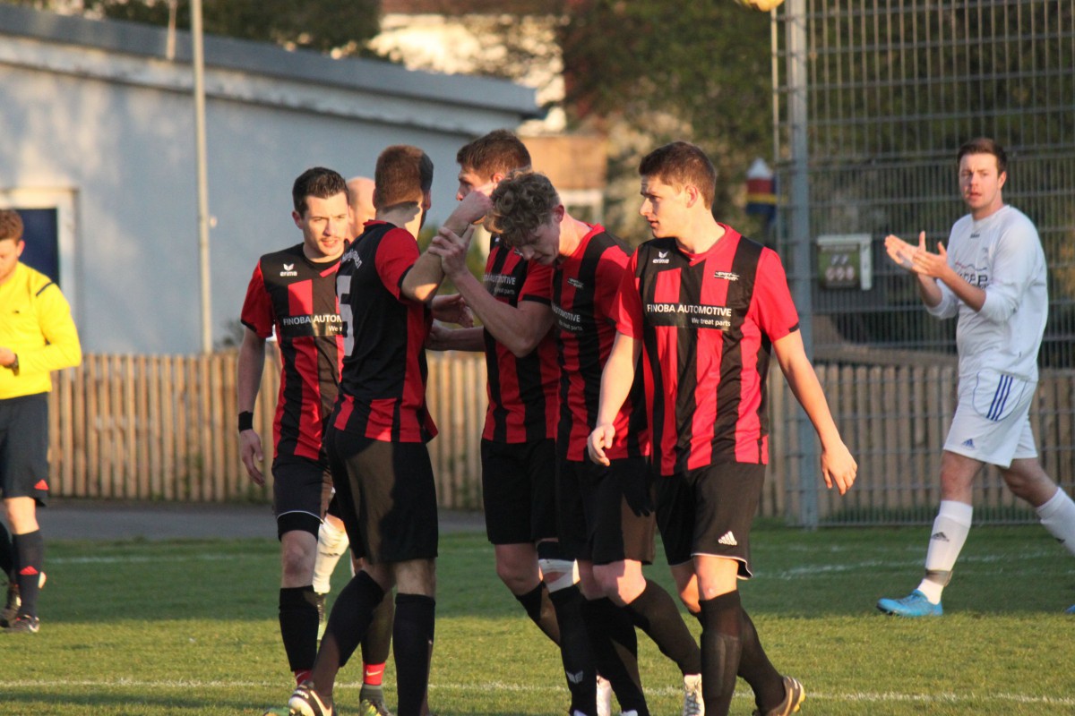 4:1 Derbysieg für Reitze-Elf