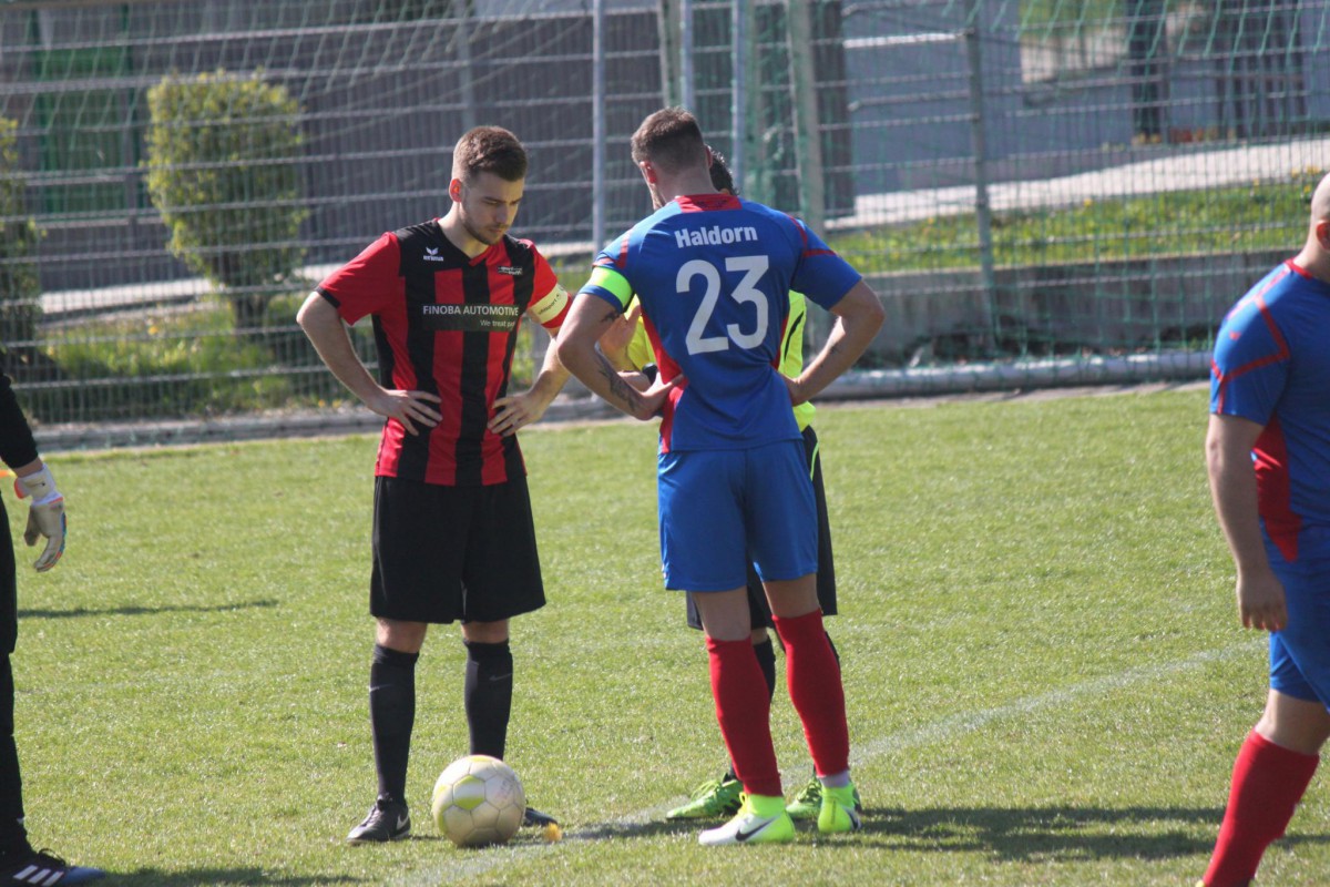 Favoriten zu Gast im Sportpark