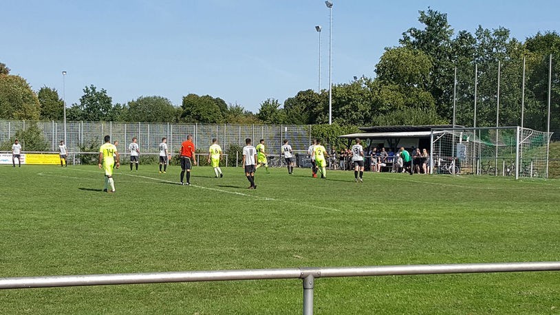 Bierschenk-Elf weiterhin vorne++Reserve landet Coup++