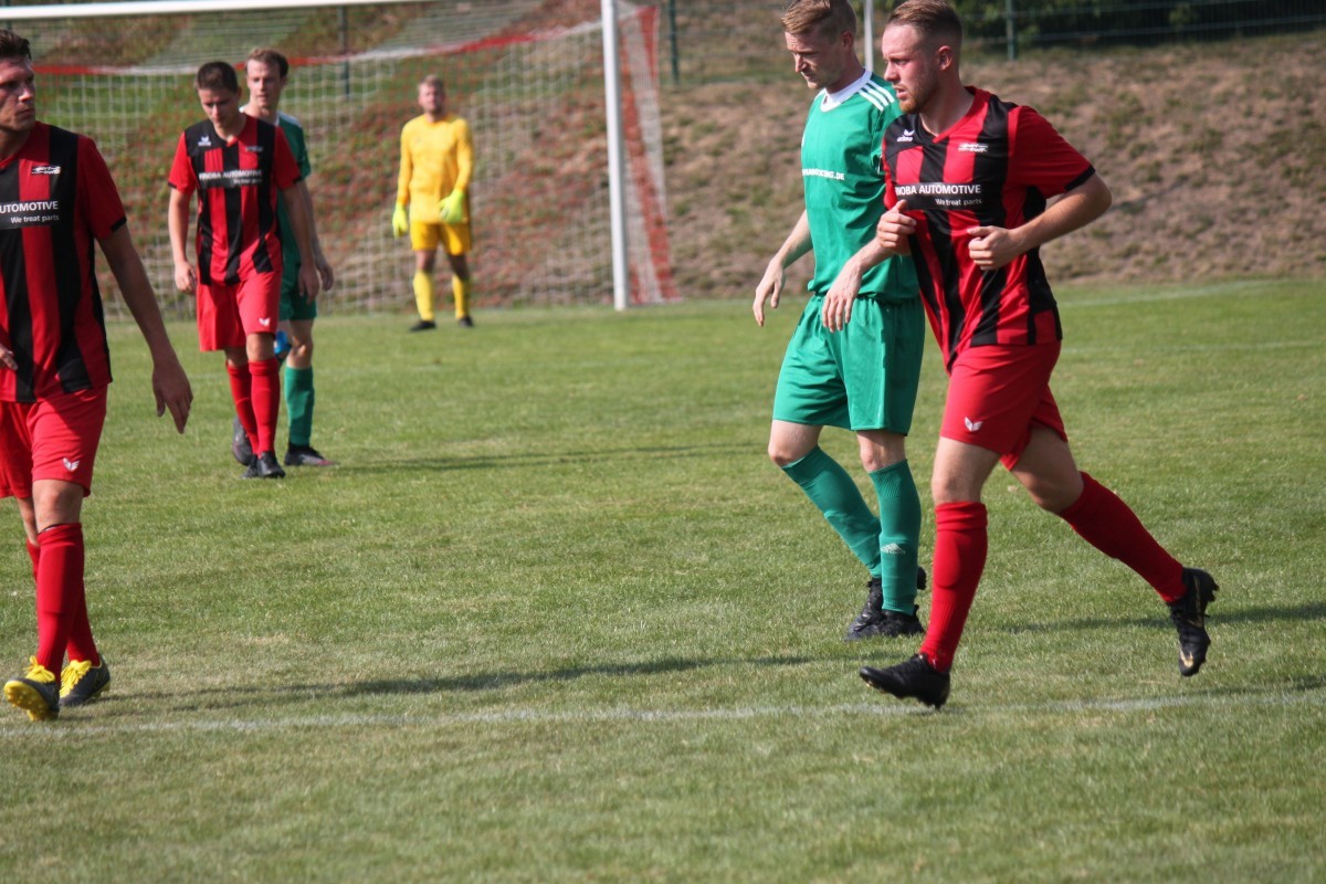 Schlusslicht entführt drei Punkte aus dem Sportpark