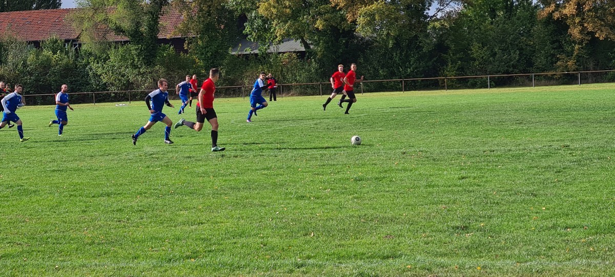 "Erste" und Alte Herren mit Auswärtsniederlagen++Reserve weiter auf Vormarsch