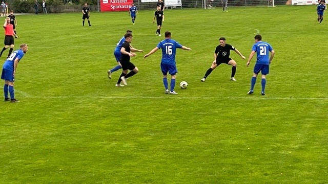 Eintracht Baunatal feiert Derbysieg im Sportpark