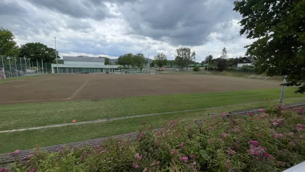 Rasensanierung im Sportpark