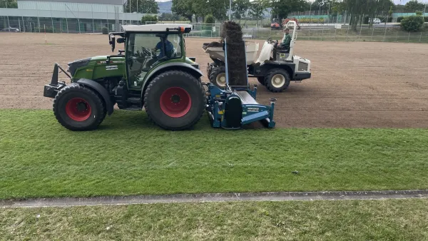 Rasensanierung im Sportpark