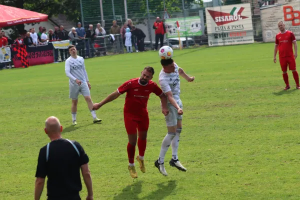 TSV Hertingshausen : Eintracht Baunatal